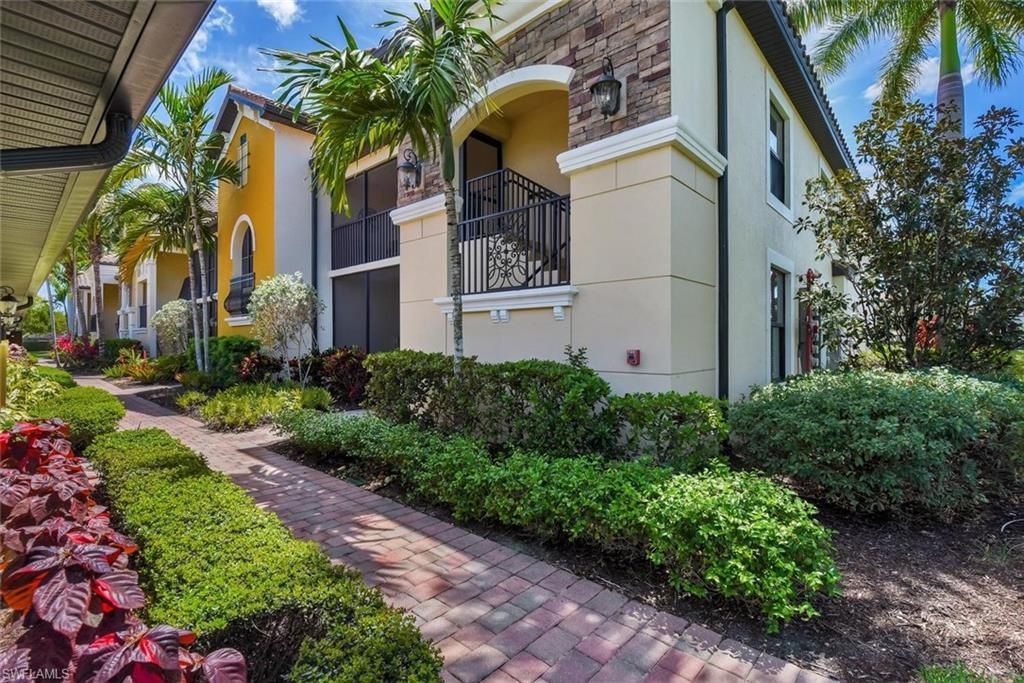 9528 Avellino Way, Unit 2526, Naples, FL 34113 Photo