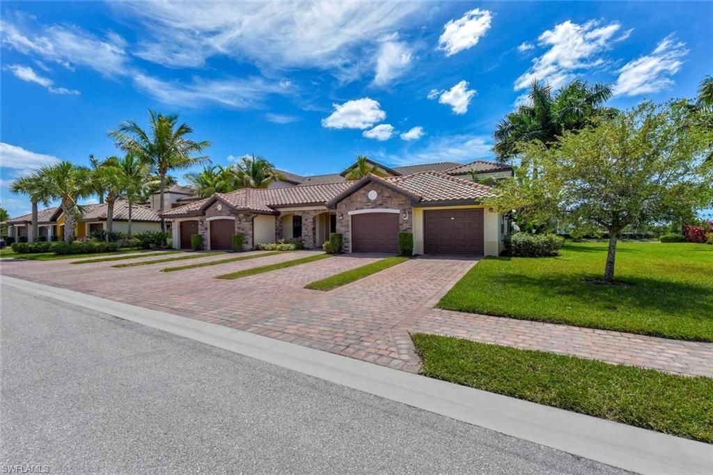 9528 Avellino Way, Unit 2526, Naples, FL 34113 Photo