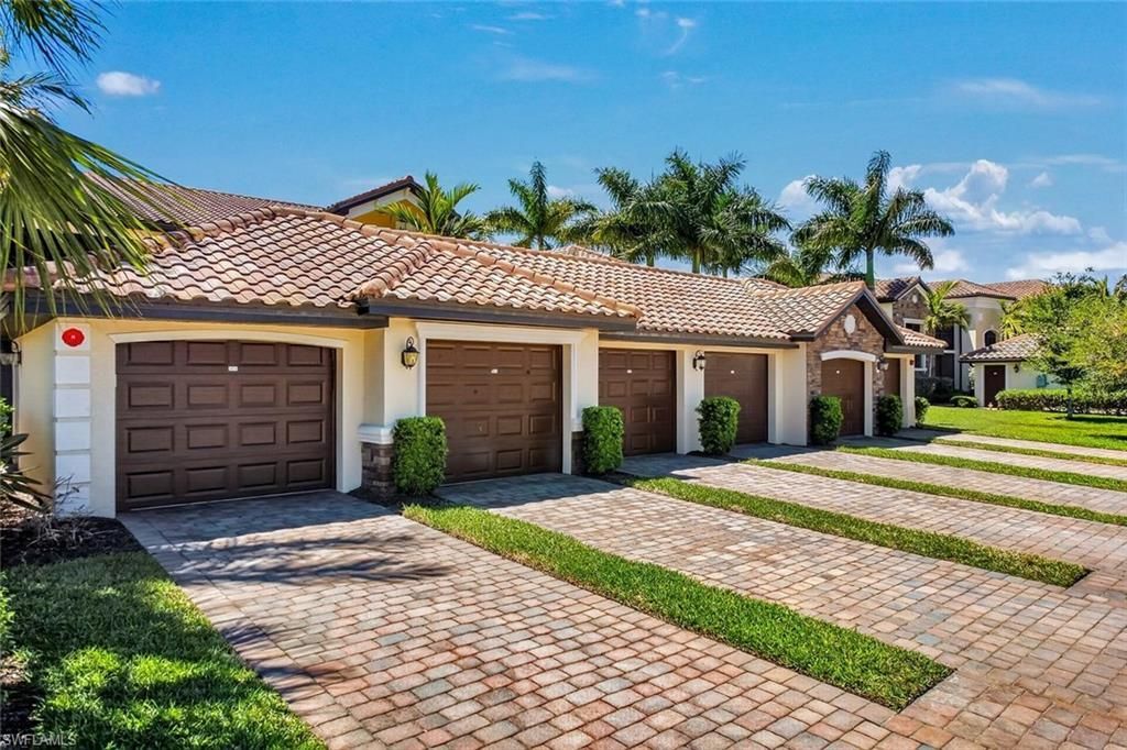 9528 Avellino Way, Unit 2526, Naples, FL 34113 Photo