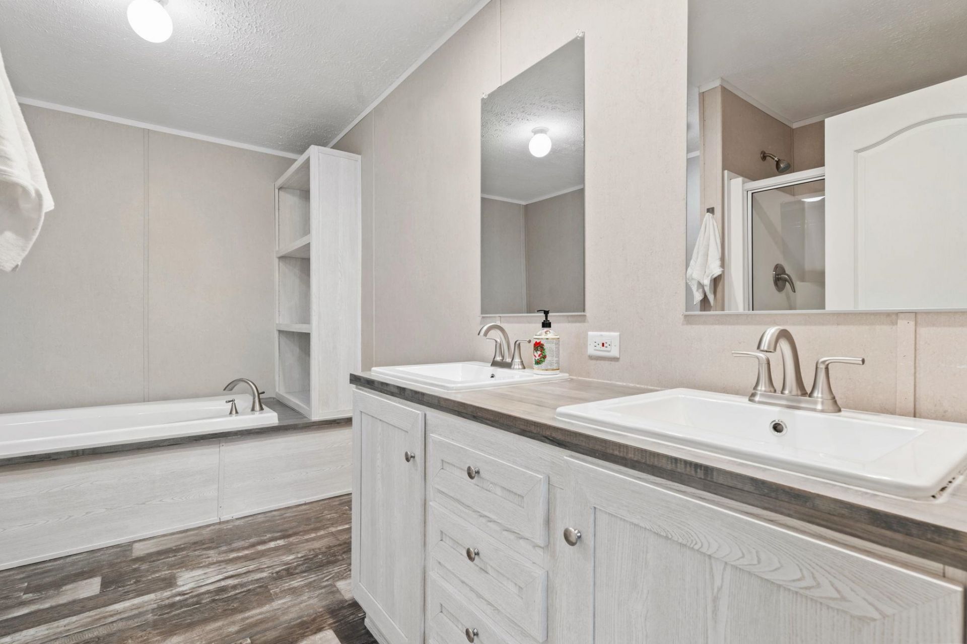 239 Air Stream Dr.  Photo 11