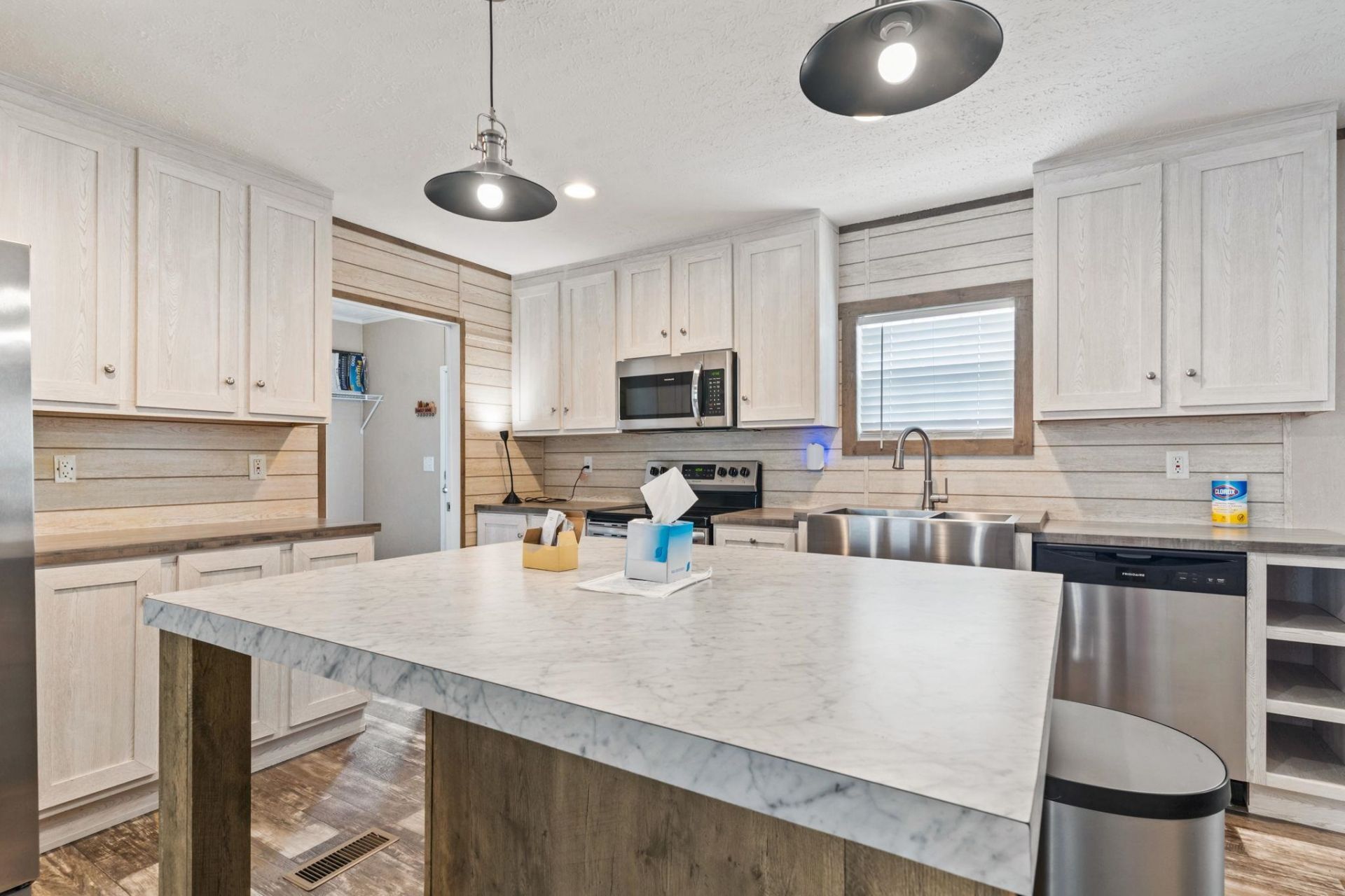 239 Air Stream Dr.  Photo 15