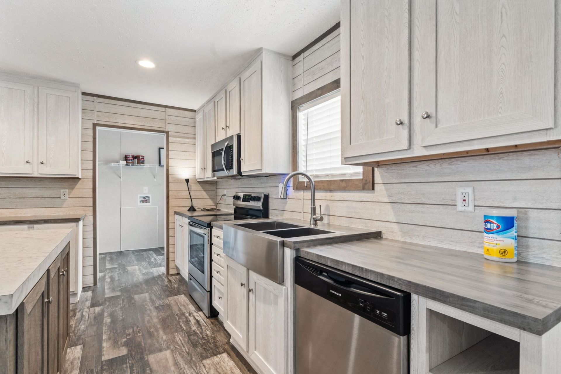 239 Air Stream Dr.  Photo 16