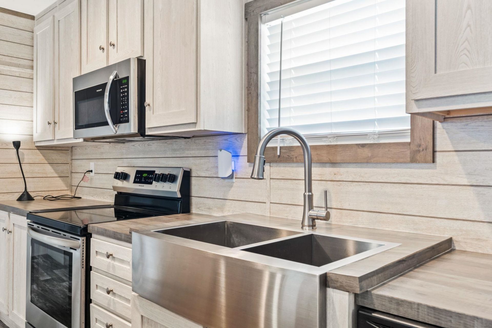 239 Air Stream Dr.  Photo 17