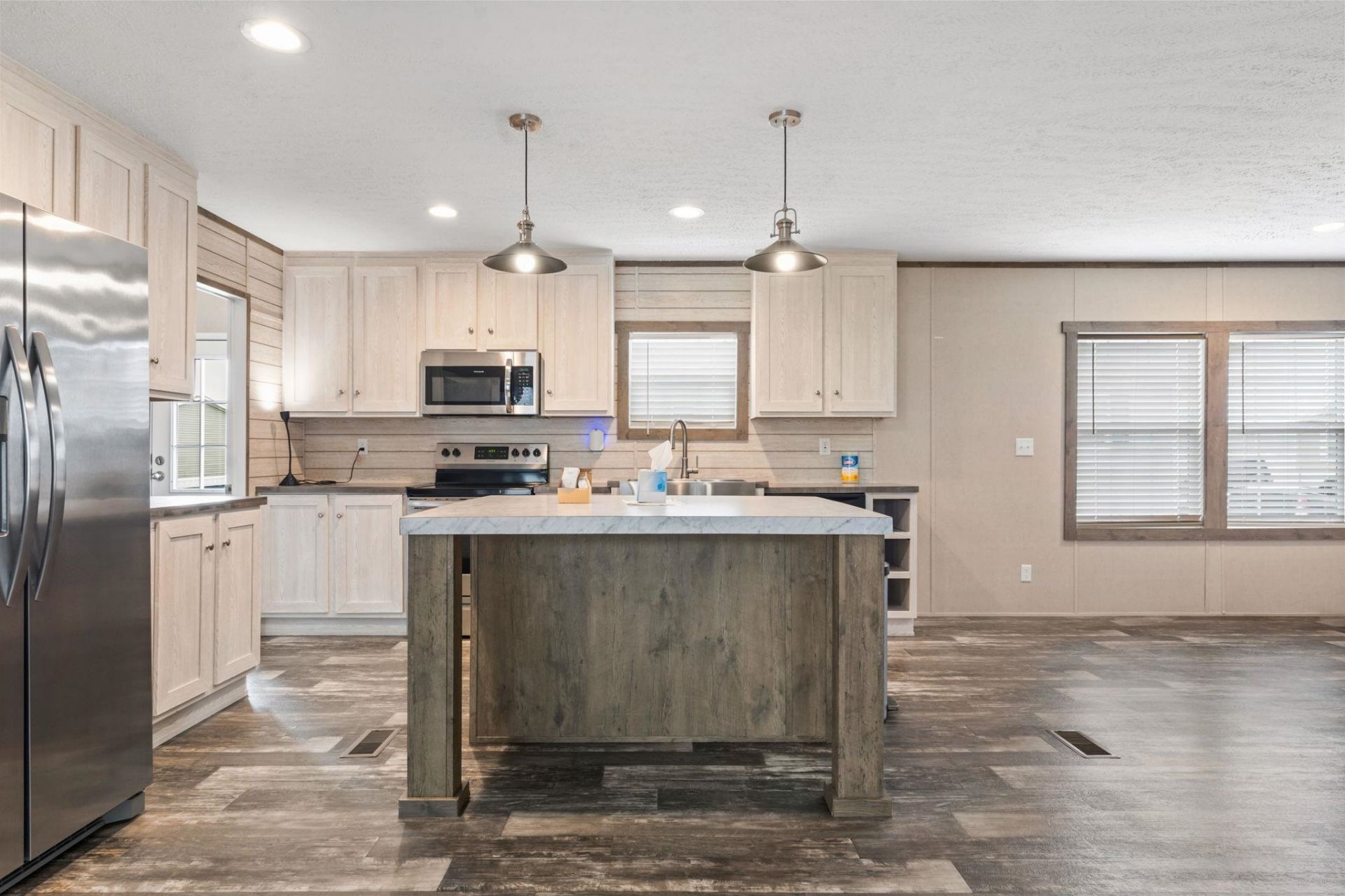 239 Air Stream Dr.  Photo 5