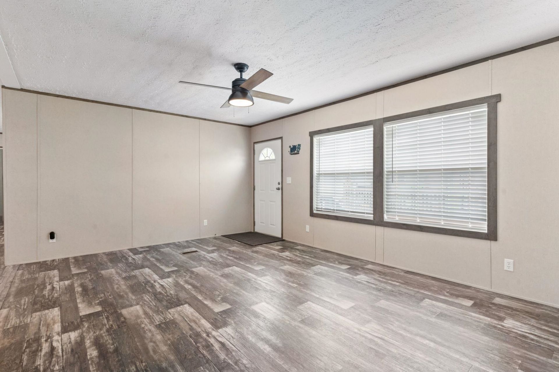 239 Air Stream Dr.  Photo 7