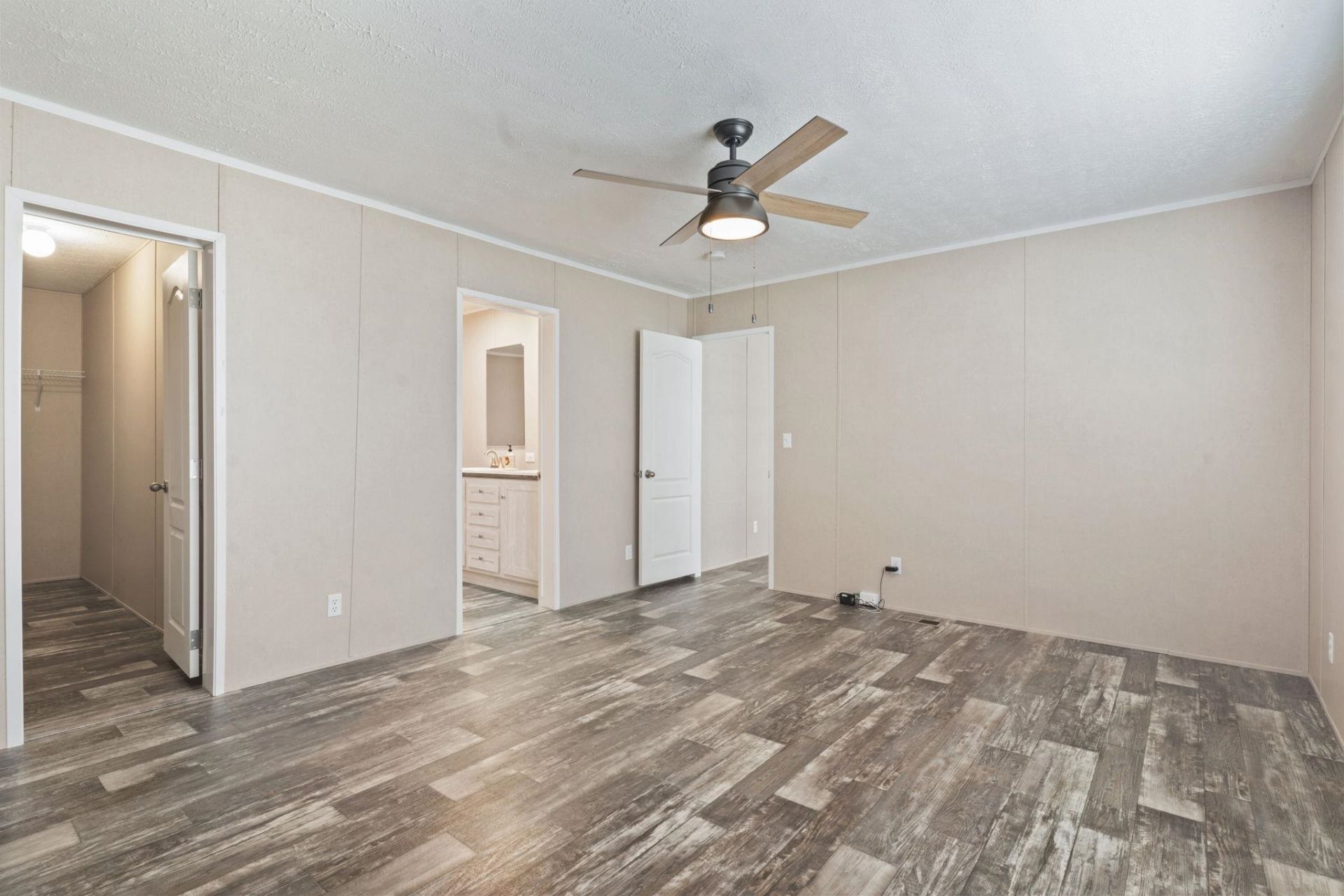 239 Air Stream Dr.  Photo 9