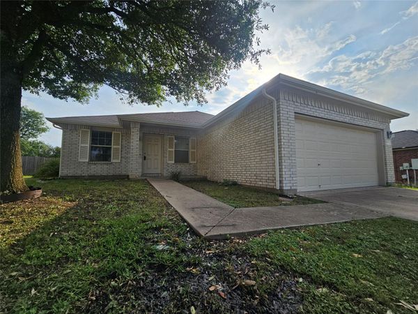 201 Bluebonnet TRL , Leander, TX 78641