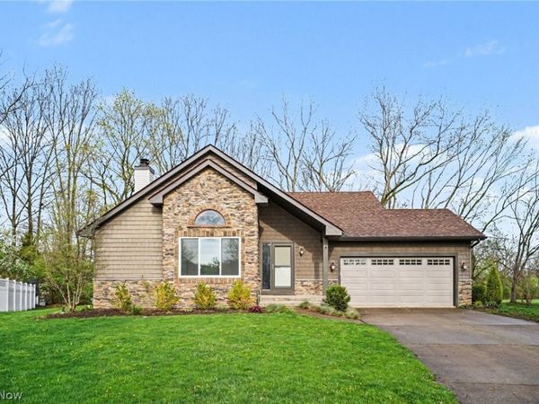 9505 Green Valley Drive , Mentor, OH 44060