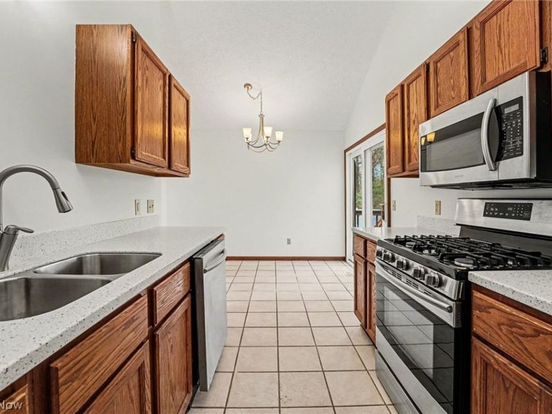 9505 Green Valley Drive, Mentor, OH 44060 Photo 4