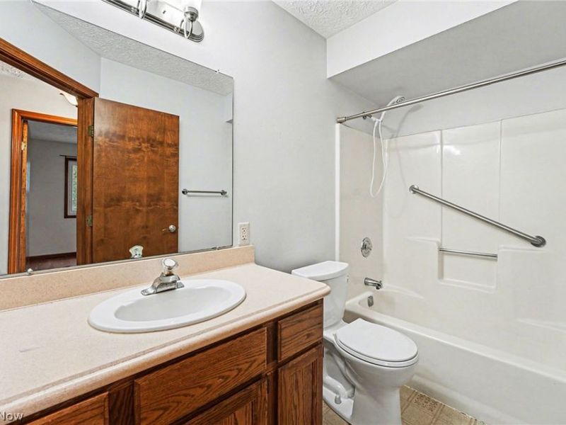 9505 Green Valley Drive, Mentor, OH 44060 Photo 8