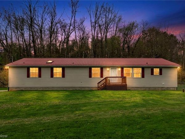 5500 Westbrook Street SE, Sandy, OH 44643