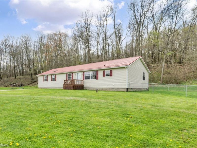 5500 Westbrook Street SE, Sandy, OH 44643 Photo 3