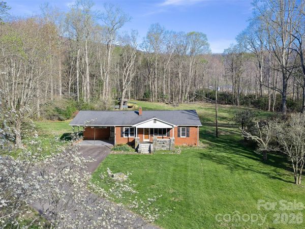 58 Possum Trot Road , Bakersville, NC 28705