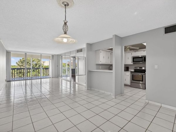 7011 Environ Boulevard, Unit 412, Lauderhill, FL 33319