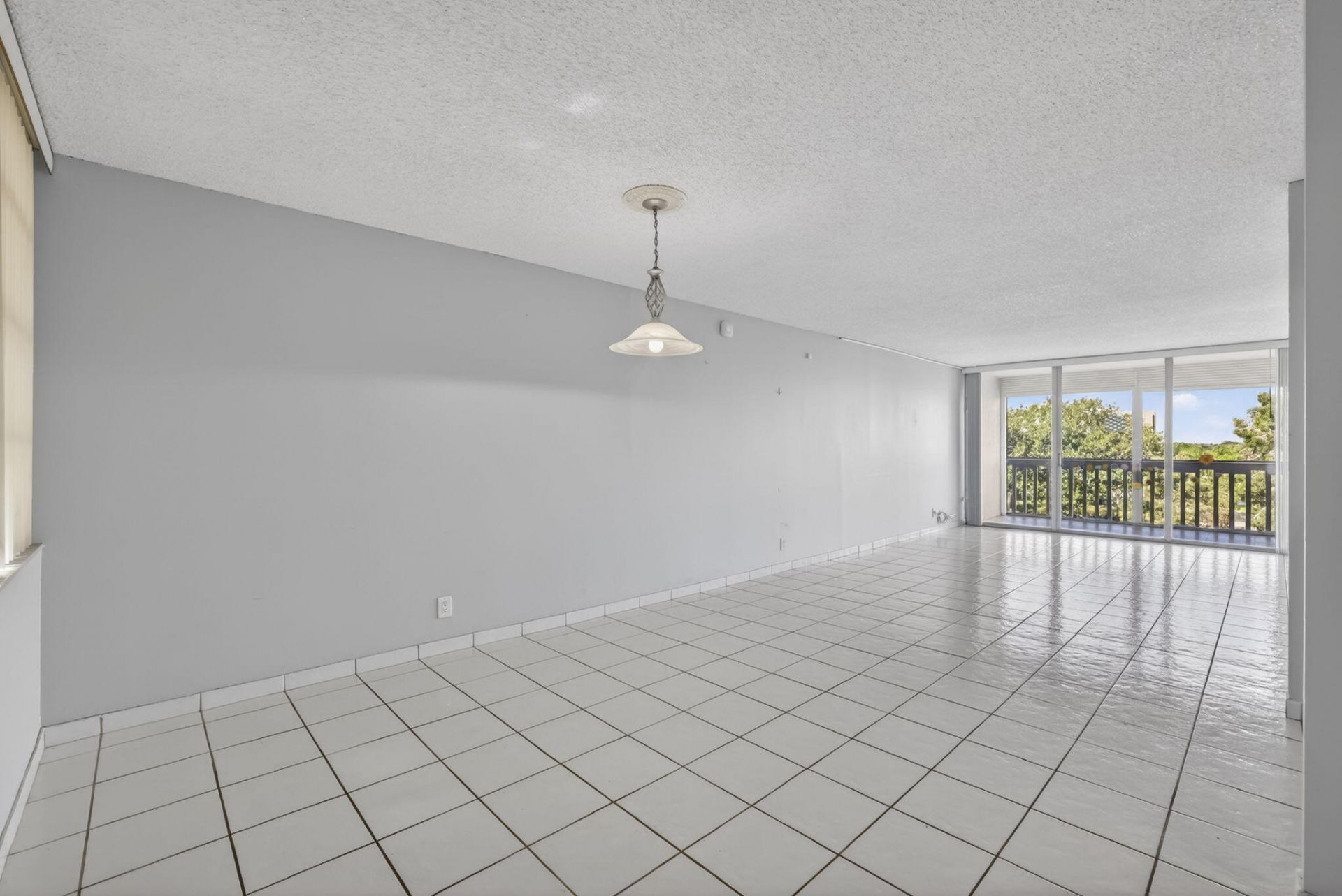 7011 Environ Boulevard, Unit 412, Lauderhill, FL 33319 Photo