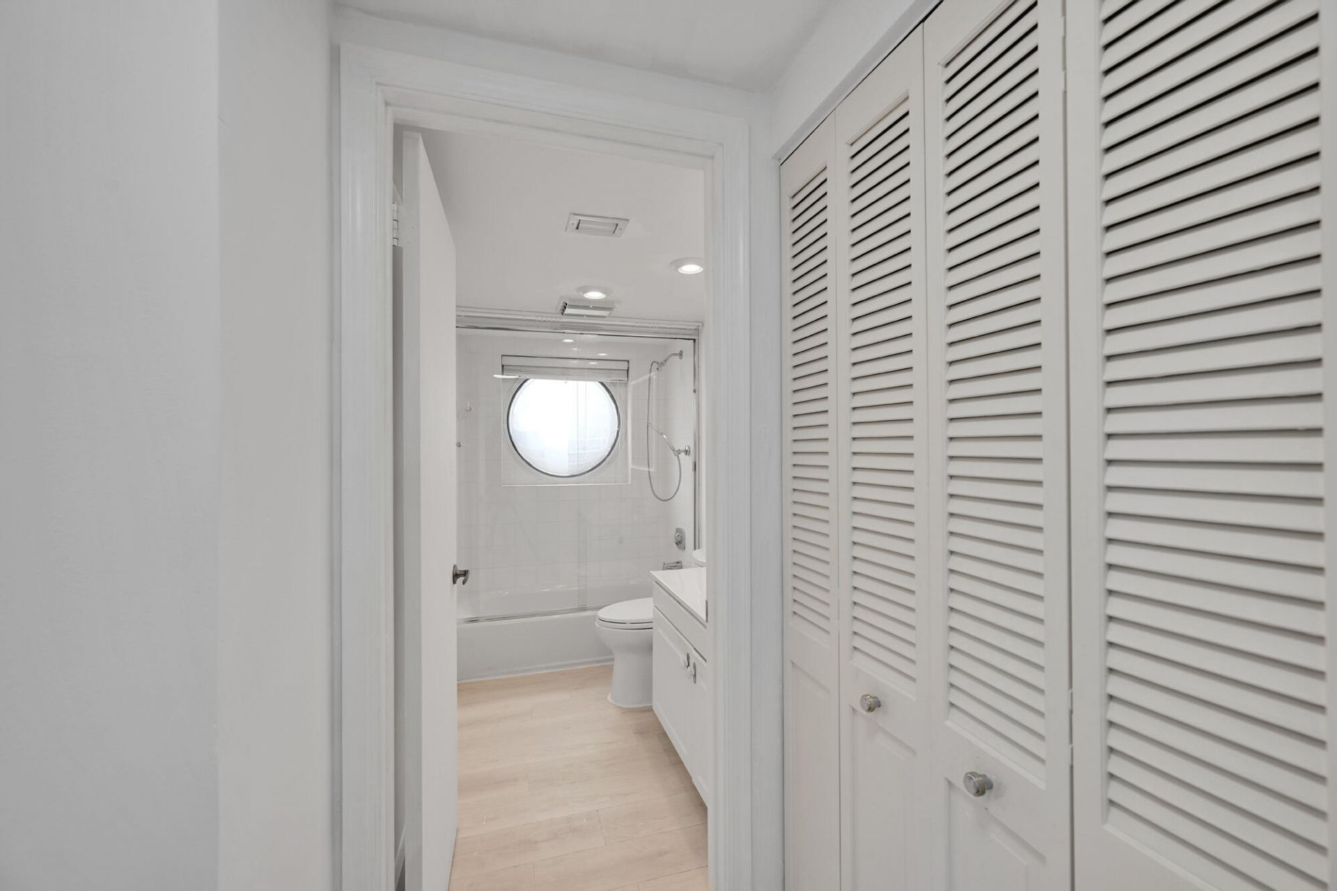 3640 Yacht Club Drive, Unit 1501, Aventura, FL 33180 Photo