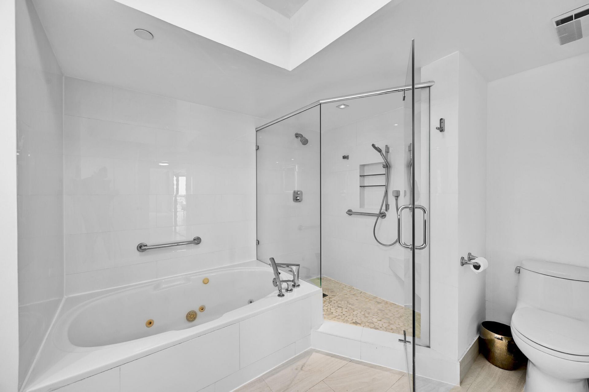 3640 Yacht Club Drive, Unit 1501, Aventura, FL 33180 Photo