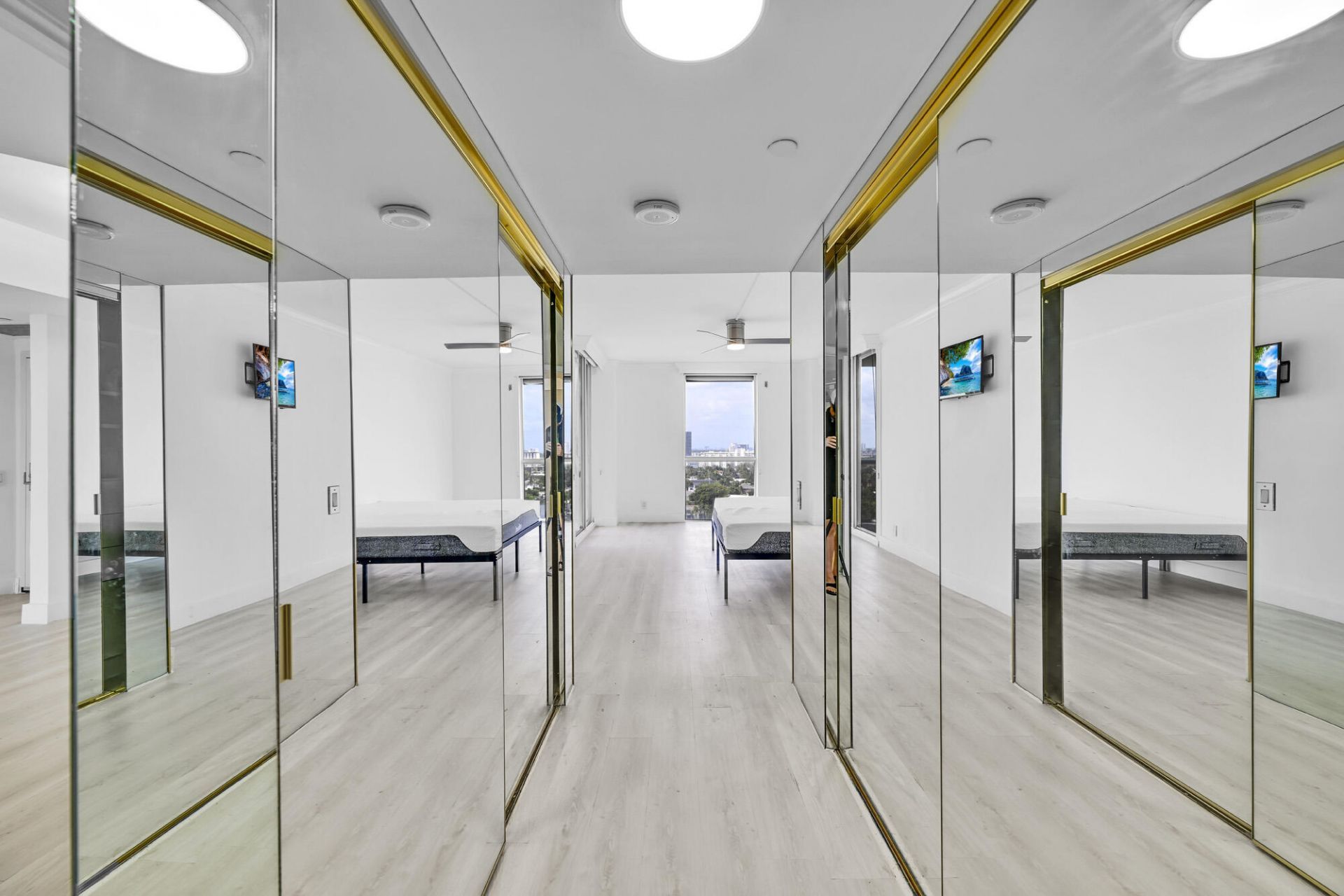 3640 Yacht Club Drive, Unit 1501, Aventura, FL 33180 Photo