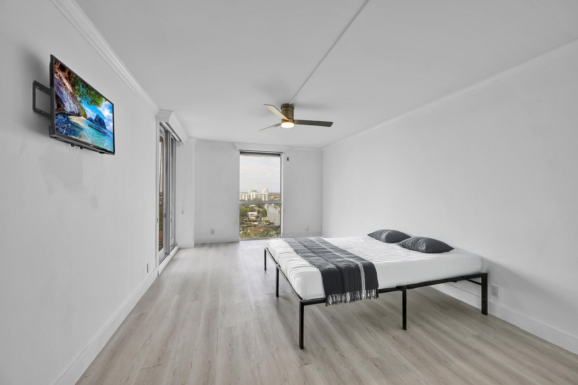 3640 Yacht Club Drive, Unit 1501, Aventura, FL 33180 Photo