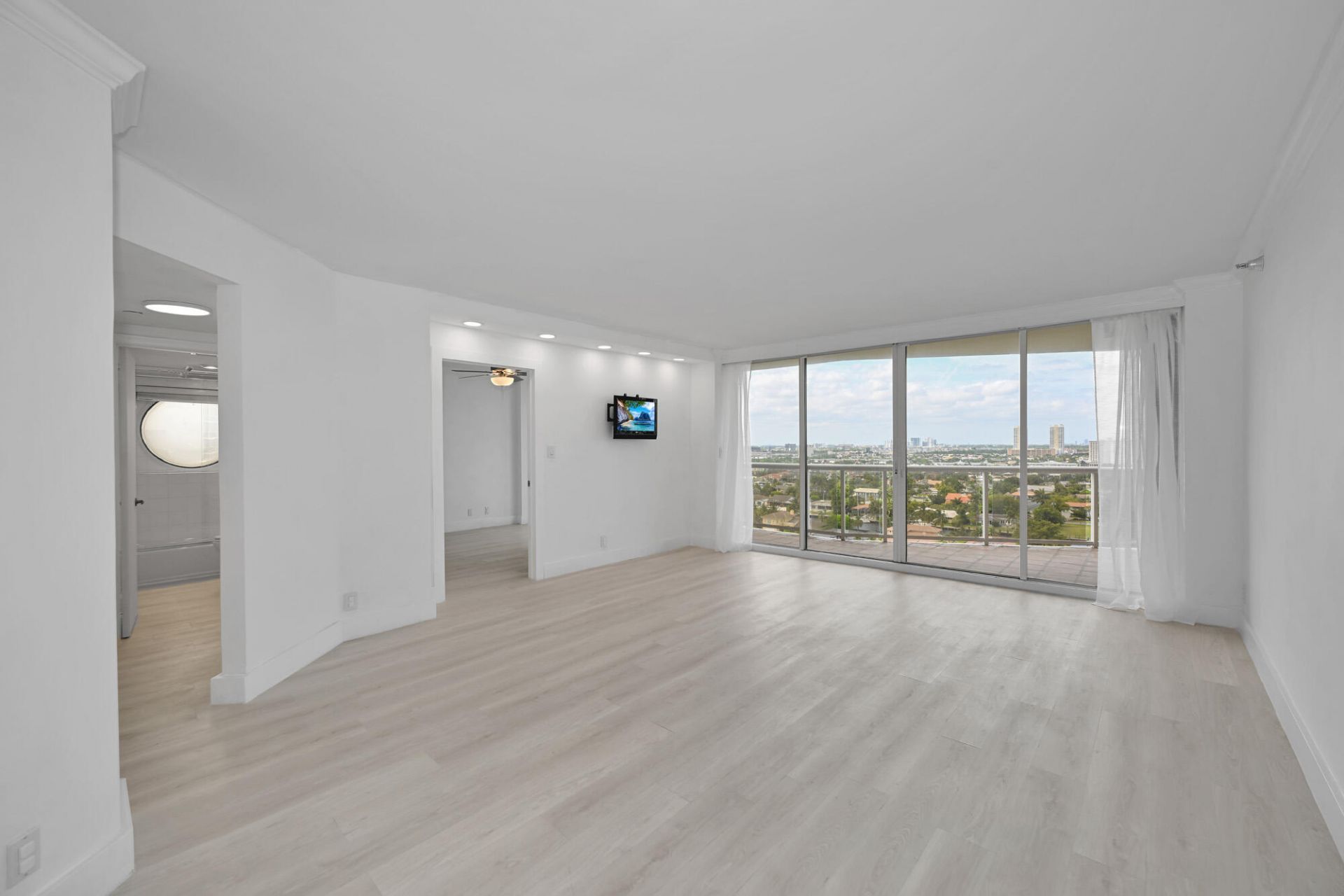 3640 Yacht Club Drive, Unit 1501, Aventura, FL 33180 Photo