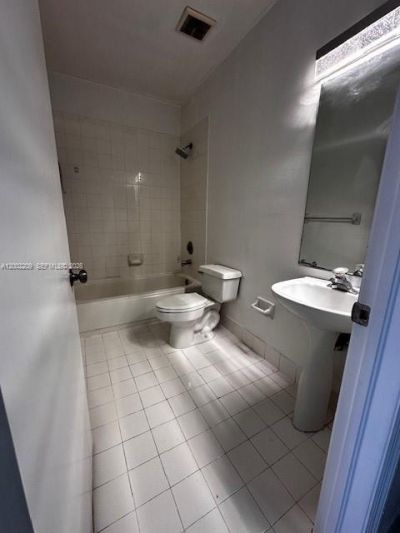 9189 Fontainebleau Blvd , Unit 510, Miami, FL 33172 Photo