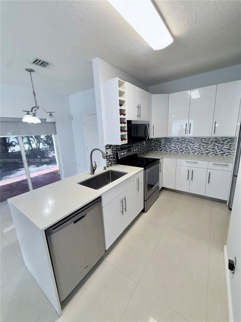 1704 SW 101st Ter , Miramar, FL 33025 Photo