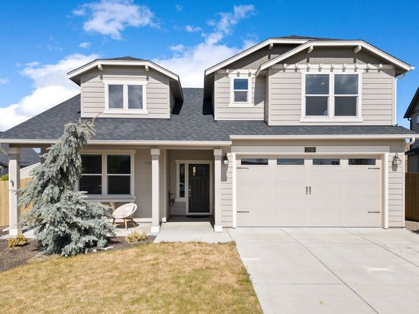 2710 SW 46th Court, Redmond, OR 97756