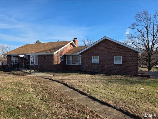 4448 Telegraph Road , St Louis, MO 63129