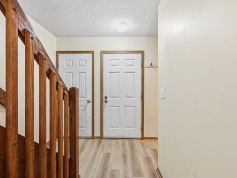 5647 Barney Lane, Columbus, OH 43235 Photo 4