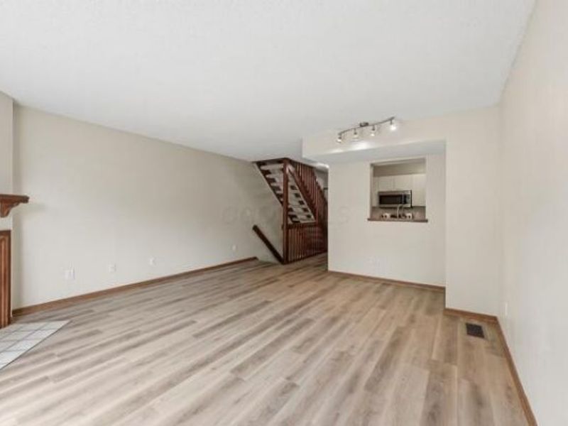 5647 Barney Lane, Columbus, OH 43235 Photo 8