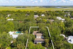 2820 Ion Avenue photo 4