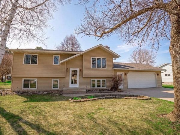 608 27th Avenue SW, Willmar, MN 56201