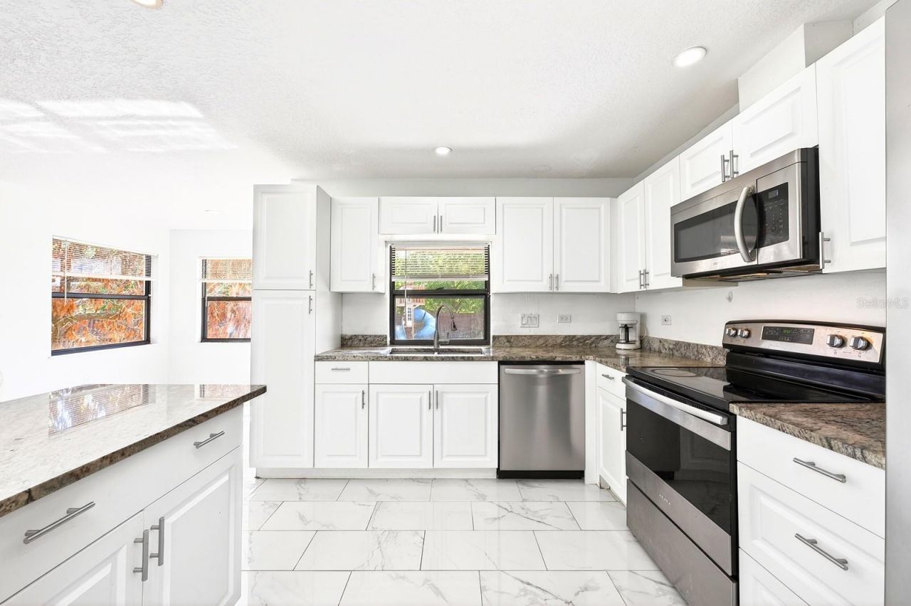6103 Crystal View Drive, Orlando, FL 32819 Photo