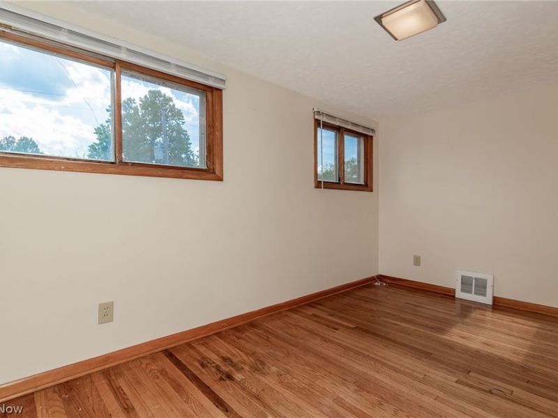 306 E 323rd Street , Willowick, OH 44095 Photo 18