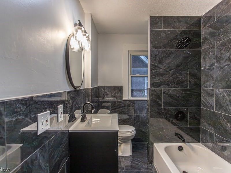 538 Redondo Road , Youngstown, OH 44504 Photo 6