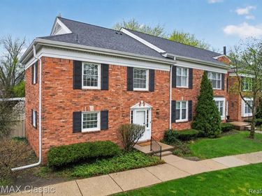1460 Trailwood Path, Bloomfield Hills, MI 48301