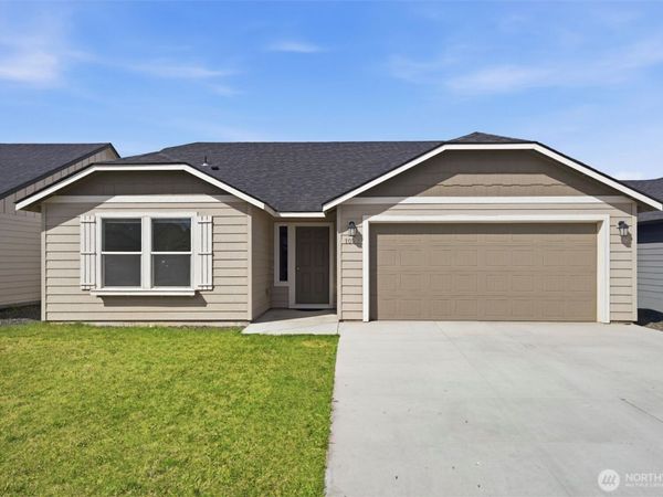 1032 W Sequoia Road , Moses Lake, WA 98837