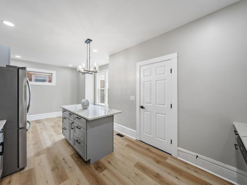 981 Linwood Avenue , Columbus, OH 43206 Photo 13