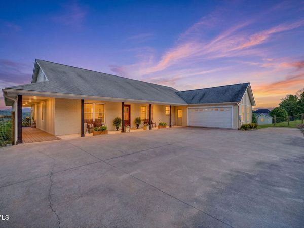 304 Michaels Ridge Boulevard, Johnson City, TN 37615