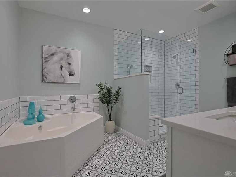 8021 Pinnacle Point Drive, Unit 104, West Chester, OH 45069 Photo 17