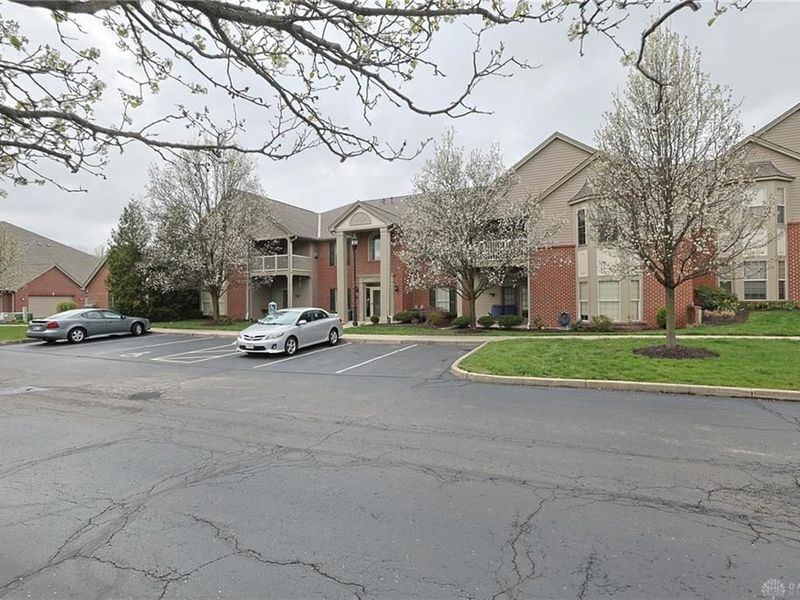 8021 Pinnacle Point Drive, Unit 104, West Chester, OH 45069 Photo 2