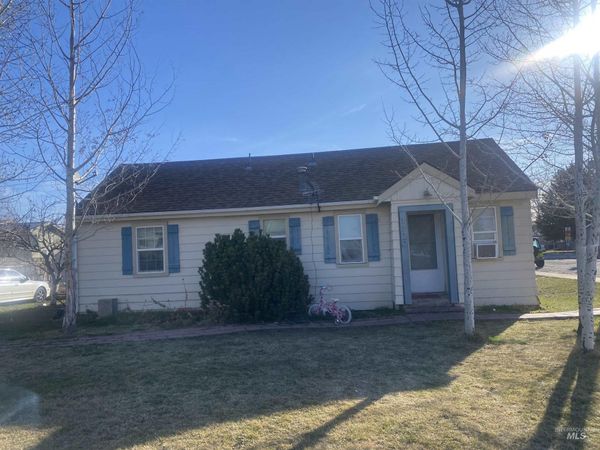 1120 N 3rd E, Mountain Home, ID 83647