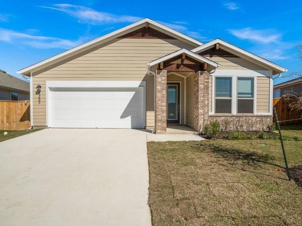 8202 Dampton LN , Austin, TX 78744
