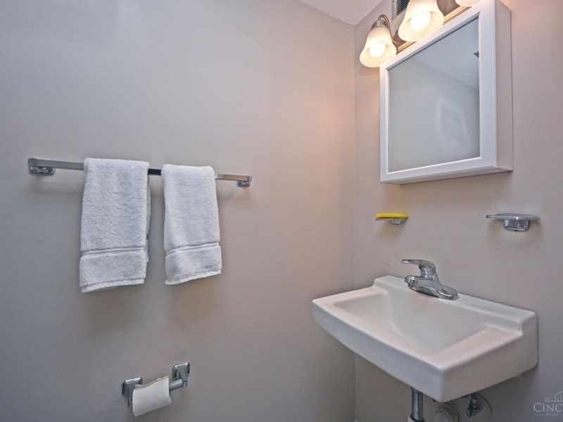 3065 Alpine Terrace, Unit 12A, Cincinnati, OH 45208 Photo 19