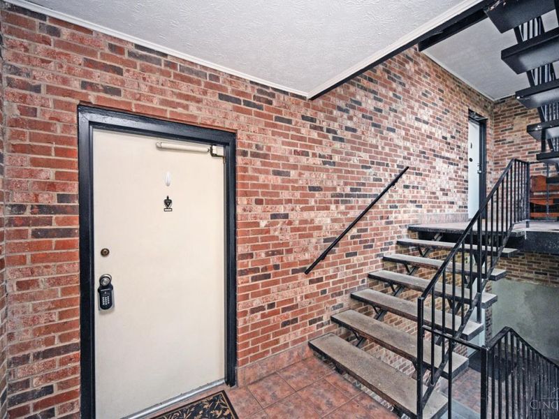 3065 Alpine Terrace, Unit 12A, Cincinnati, OH 45208 Photo 4