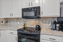 2244 Ashley Crossing Drive photo 4