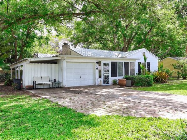 2546 Vero Beach Avenue, Vero Beach, FL 32960