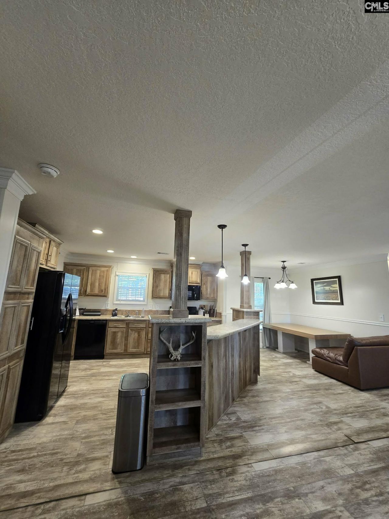 1011 Blacksgate E  Photo 11