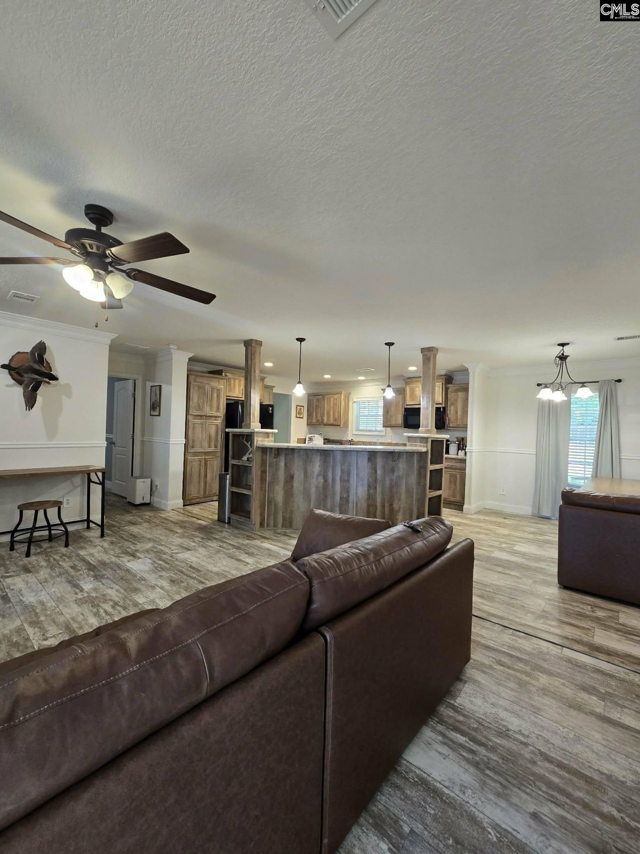 1011 Blacksgate E  Photo 11