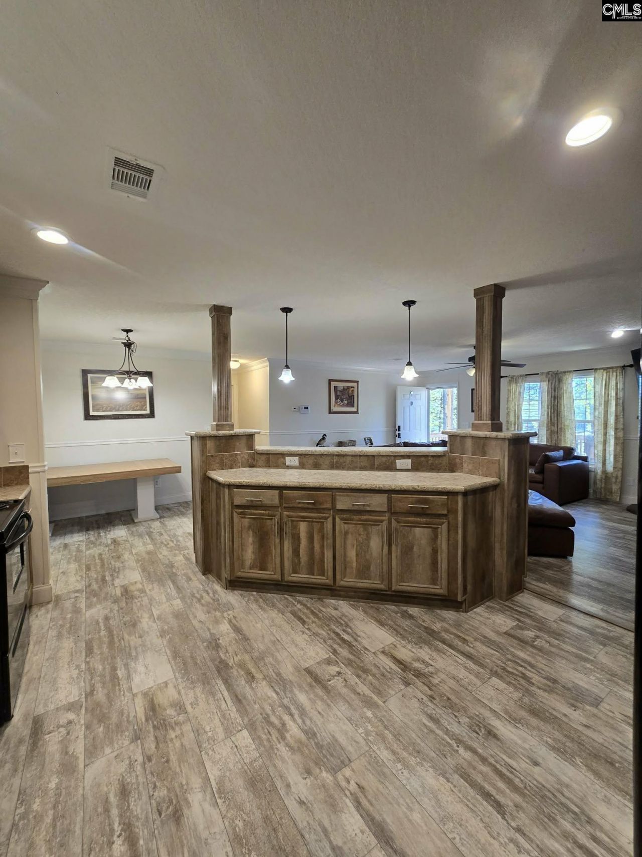 1011 Blacksgate E  Photo 12